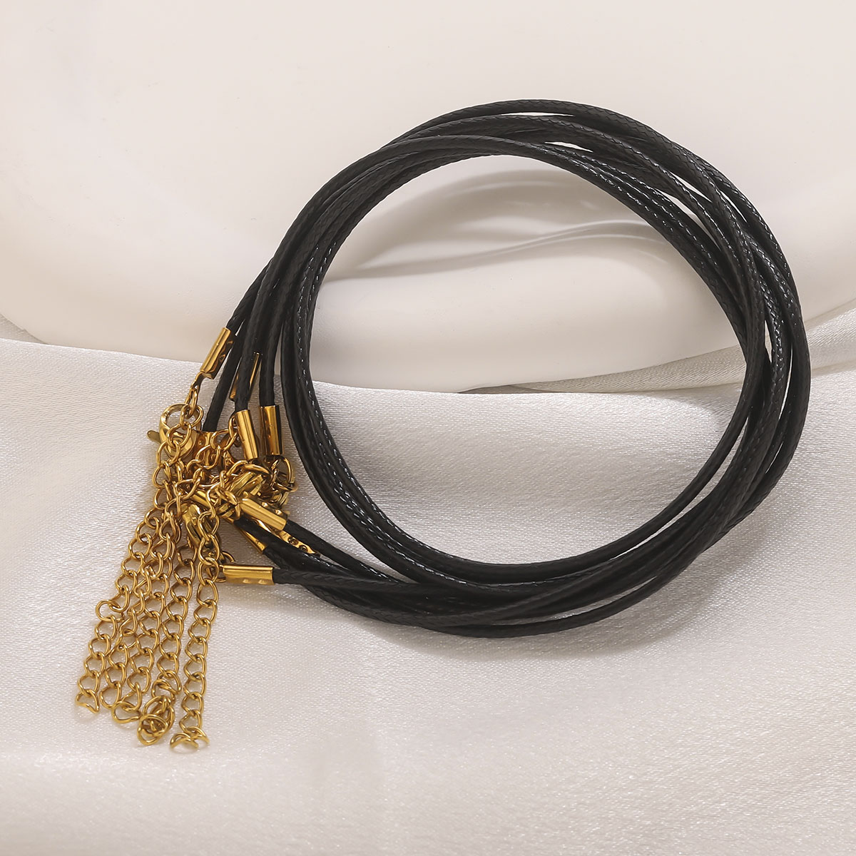 Collar de cordón de cuero con  - Patent Leather Oxford reseña y precio
