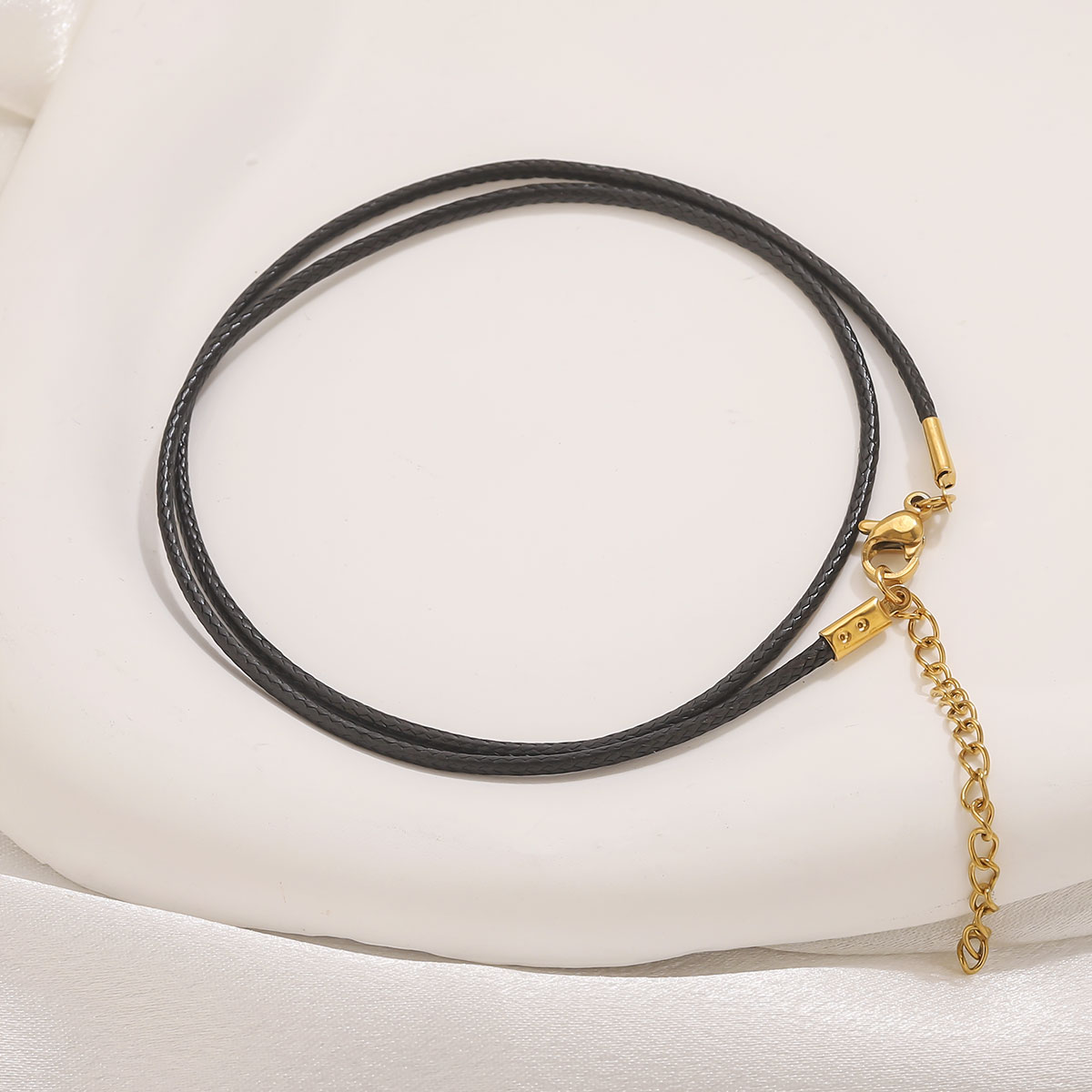 Collar de cordón de cuero con  - Patent Leather Oxford reseña y precio