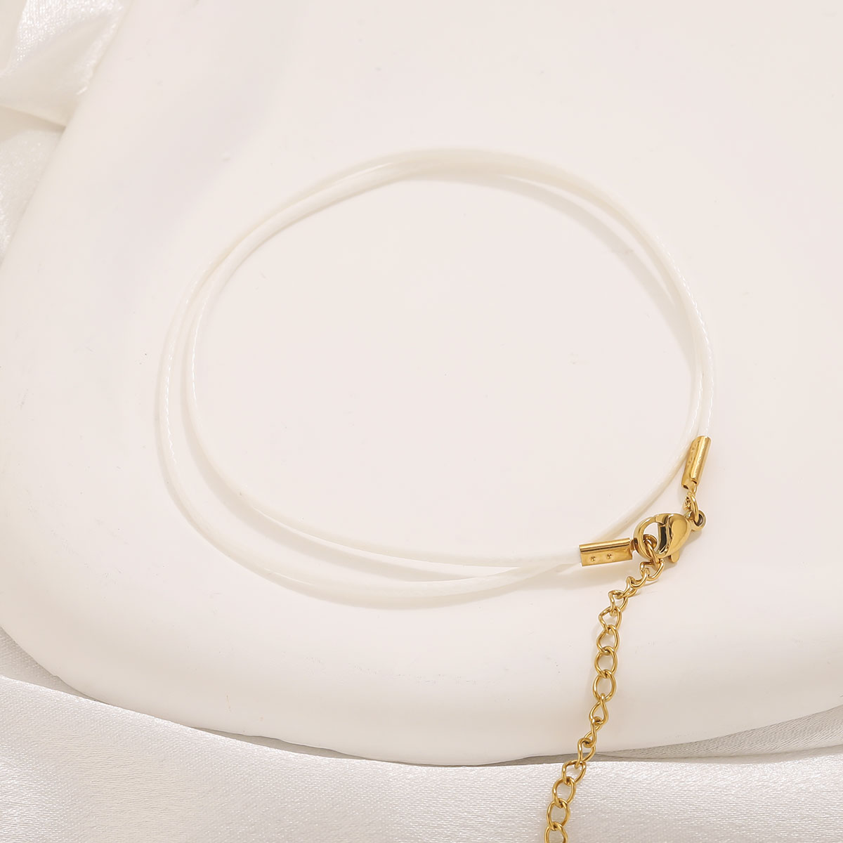 Collar de cordón de cuero con  - Patent Leather Oxford reseña y precio