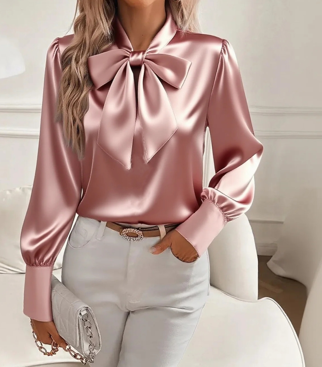 Blusa de Satén con Lazo en el  - Satin Bow Tie reseña y precio